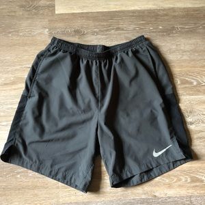 Men’s Nike running shorts (lined)